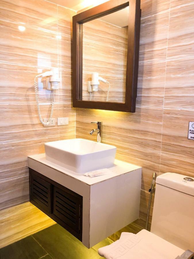 The Piccolo Of Boracay Hotel 3*